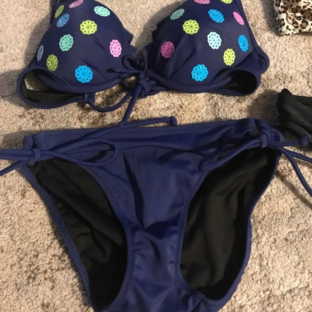 Victoria’s Secret Bikini Set small